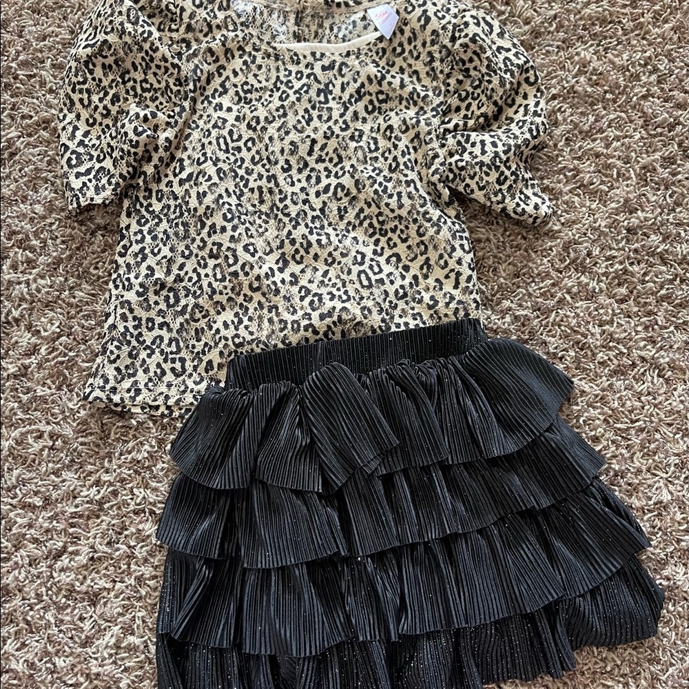 Black skirt. Sparkle